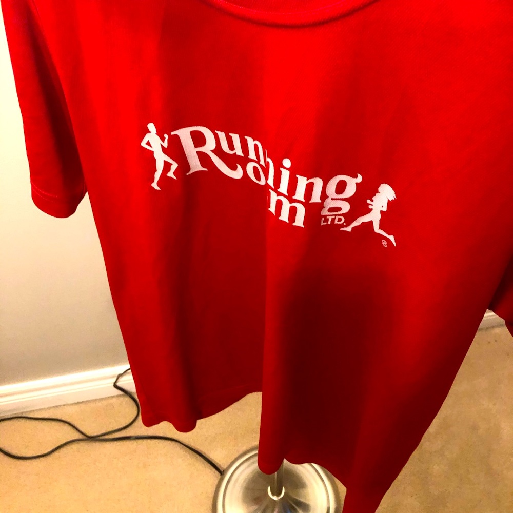 Running Room Power red men’s performance shrt SZ M